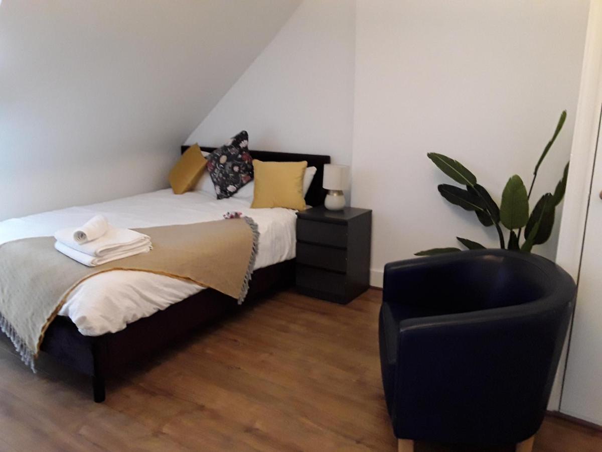 Stunning 1-Bed Apartment In Лондон Экстерьер фото